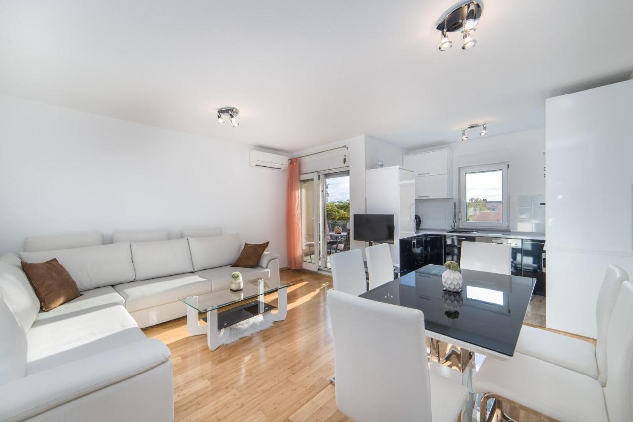 Apartments Crystal Makarska Habitación foto