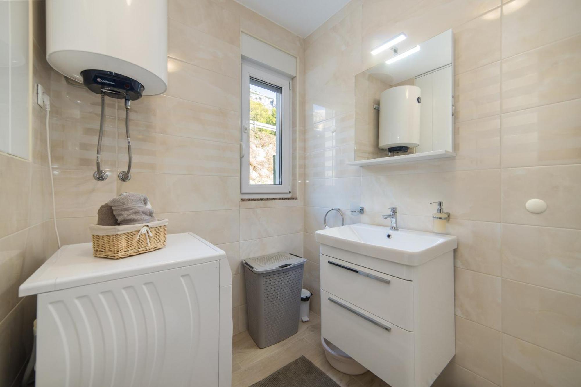 Apartments Crystal Makarska Habitación foto